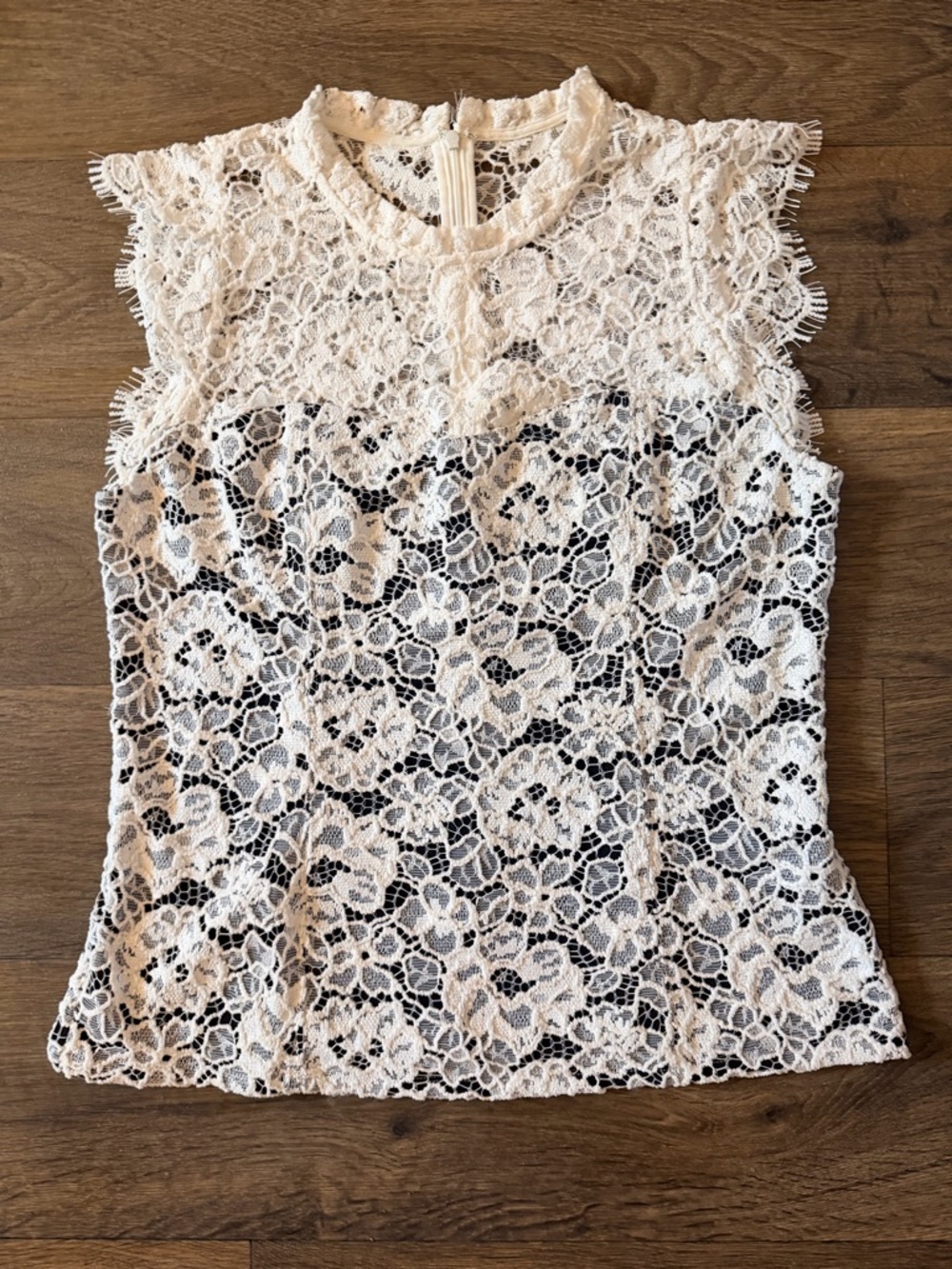 White House Black Market White Lace High Neck Shell Top Size 10